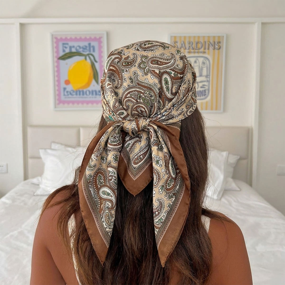 Silk Scarf Square - تصميم جديد وعصري: وشاح حريري مربع