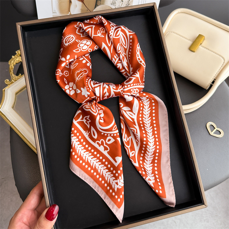 وشاح حريري مربع بطباعة الكاجو، - مراجعة Silk Scarf Square وسعره