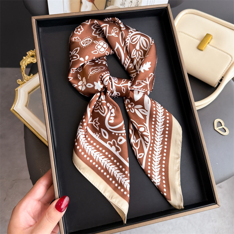وشاح حريري مربع بطباعة الكاجو، - مراجعة Silk Scarf Square وسعره