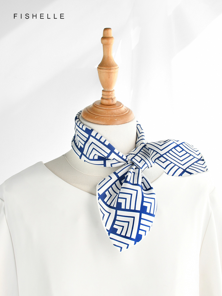 الصينية الكلاسيكية الأزرق الأب - مراجعة Silk Scarf Square وسعره