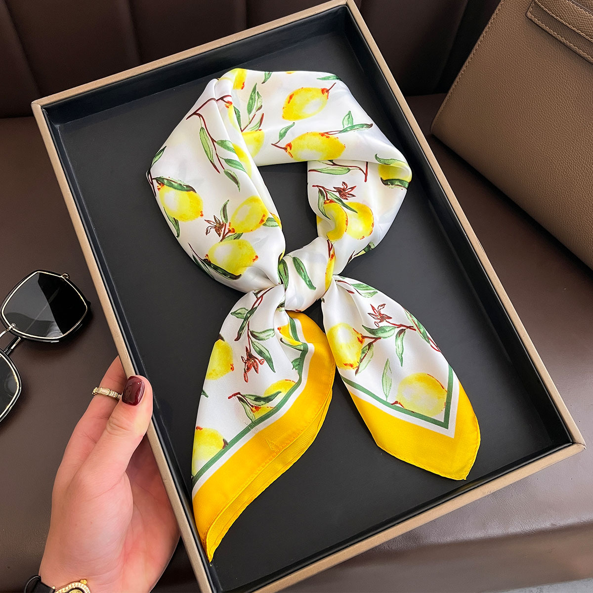 2025 جديد الأصفر الليمون طباعة - مراجعة Silk Scarf Square وسعره