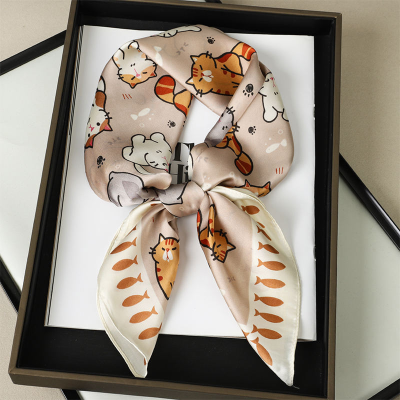 الفاخرة شال حريري الدهون القط  - مراجعة Silk Scarf Square وسعره