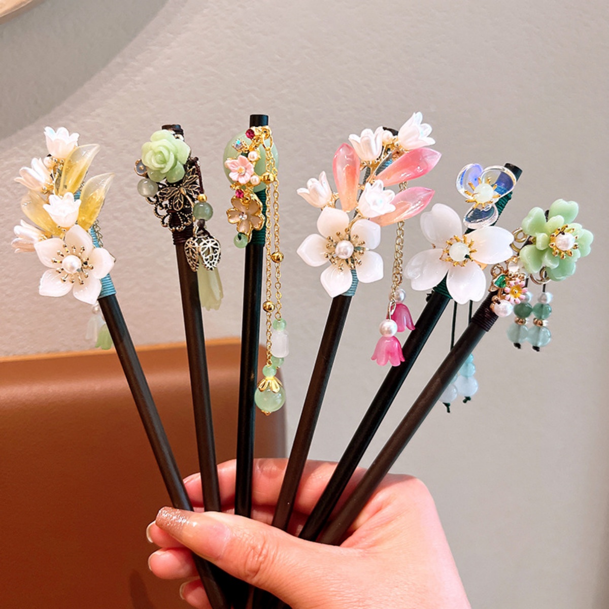 رائعة زهرة شرابة دبوس الشعر ال - مراجعة Women Accessories For Hand وسعره