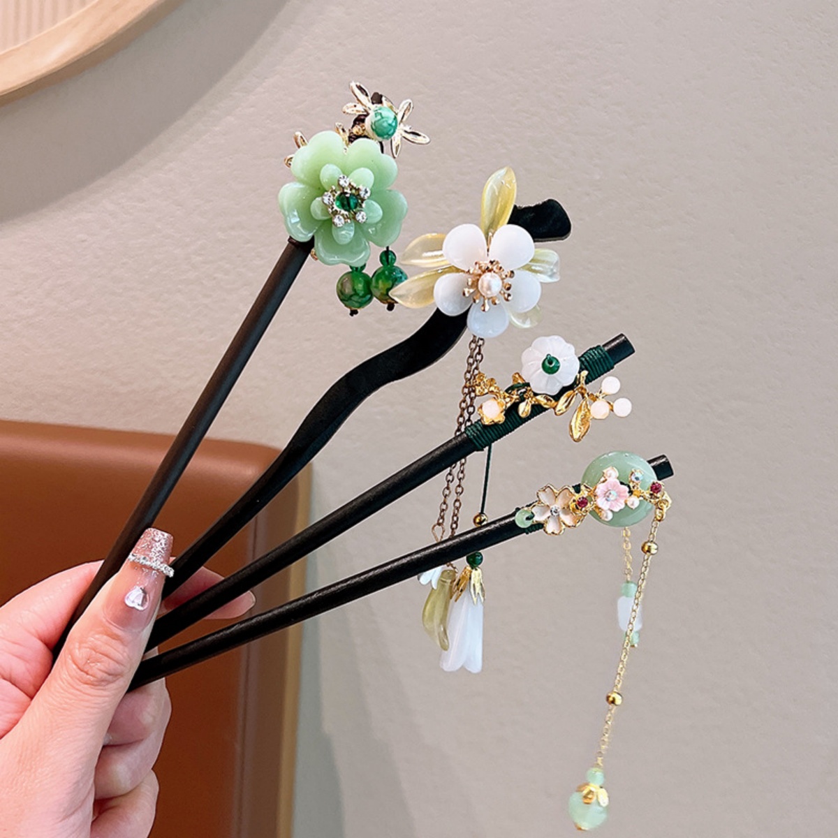 رائعة زهرة شرابة دبوس الشعر ال - مراجعة Women Accessories For Hand وسعره